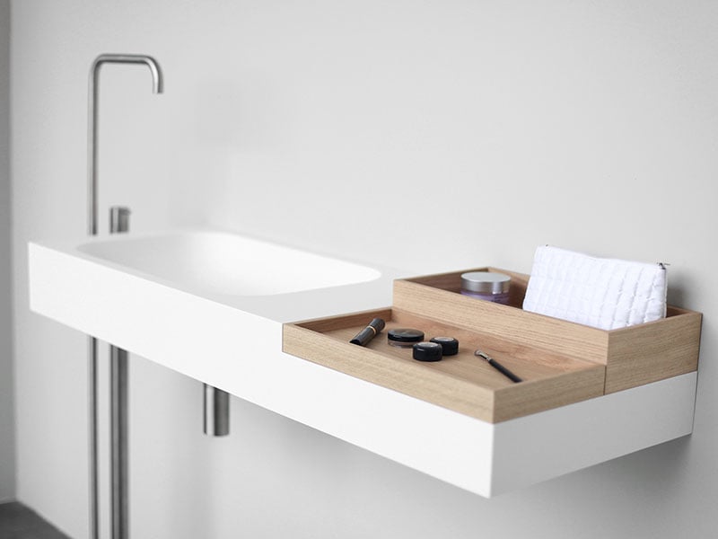 Không gian đơn giản bằng gam màu trắng của đá nhân tạo HI-MACS LG Hausys mã S028 khi ứng dụng phong cách tối giản vào không gian nhà tắm