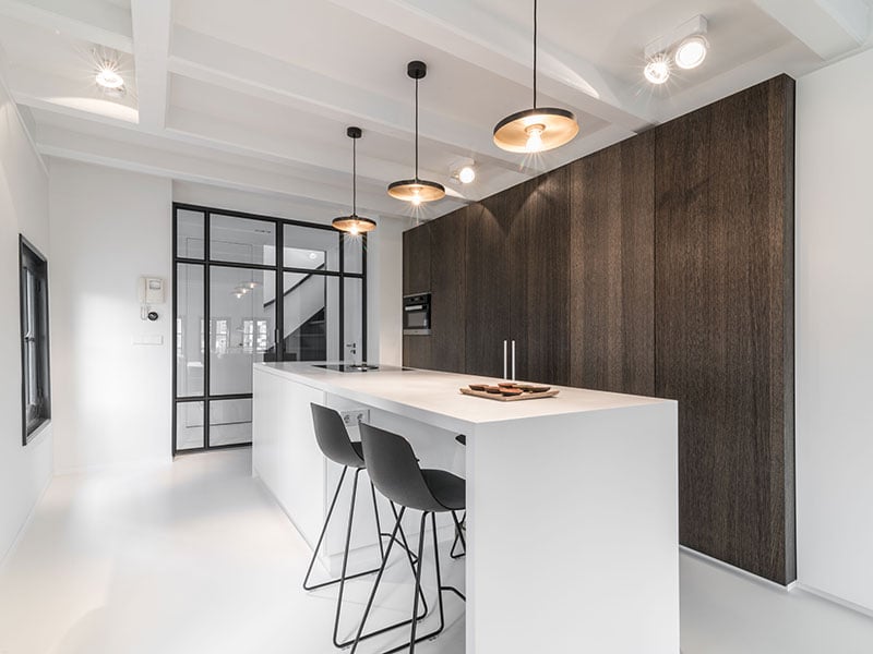 Không gian nấu trở nên tuyệt vời khi ứng dụng phong cách tối giản kết hợp với đá nhân tạo LG Hausys mã S028