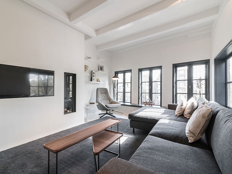 Mẫu phòng khách Minimalist đẹp và ấn tượng đều không thiếu yếu tố ánh sáng